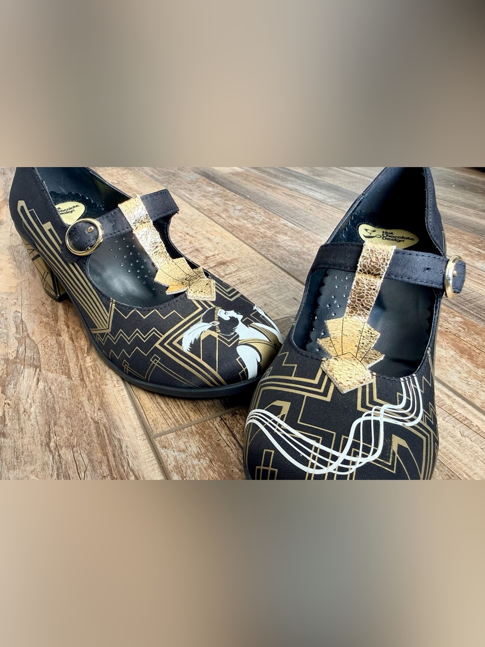 Hot Chocolate Design - Chocolaticas Golden Nights Mid Heels - 36 - Black / Gold
